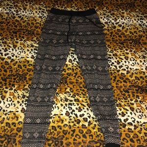 Aztec design leggings